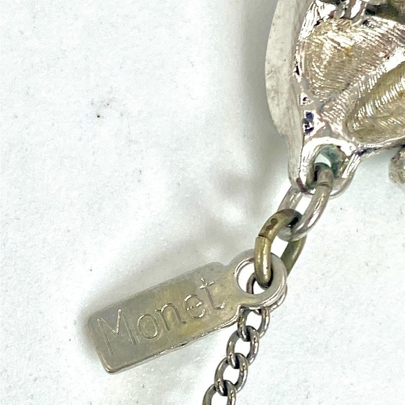 VINTAGE Monet 60’s Etched Silver Tone Link Bracelet and matching clip earrings - Picture 8 of 15
